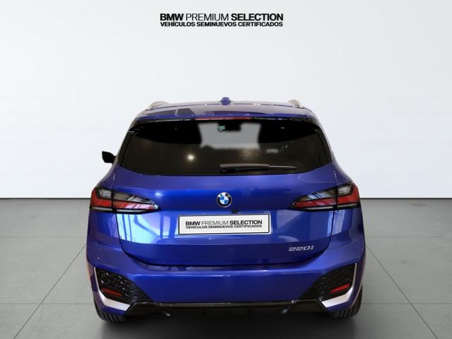 BMW Serie 2 220i Active Tourer color Azul. Año 2022. 125KW(170CV). Gasolina. En concesionario Automotor Premium Velázquez - Málaga de Málaga