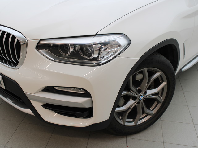 BMW X3 xDrive20d color Blanco. Año 2018. 140KW(190CV). Diésel. En concesionario Augusta Aragon S.A. de Zaragoza