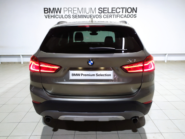 BMW X1 xDrive20d color Gris Plata. Año 2016. 140KW(190CV). Diésel. En concesionario Hispamovil Elche de Alicante