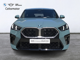 Fotos de BMW X2 sDrive18d color Verde. Año 2024. 110KW(150CV). Diésel. En concesionario Celtamotor Vigo  de Pontevedra