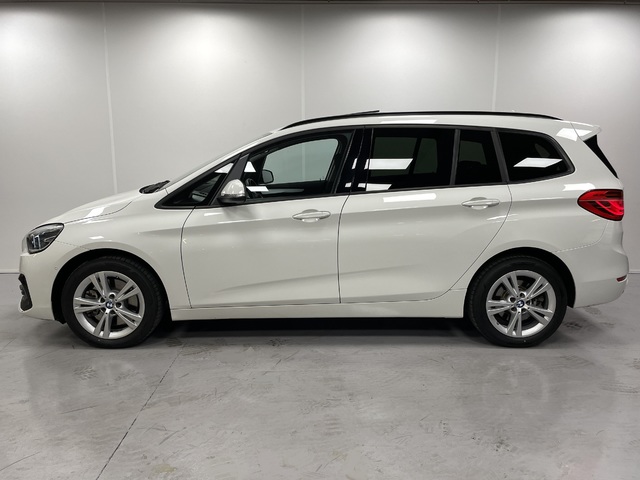 BMW Serie 2 220d Gran Tourer color Blanco. Año 2021. 140KW(190CV). Diésel. En concesionario Maberauto de Castellón