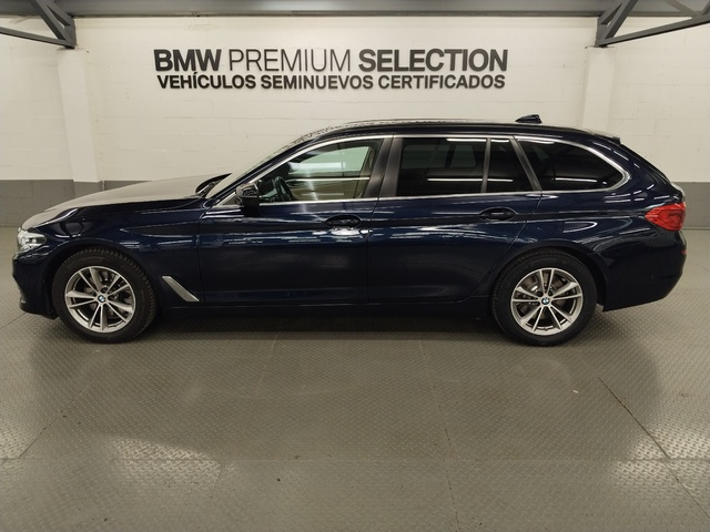 BMW Serie 5 520d Touring color Azul. Año 2020. 140KW(190CV). Diésel. En concesionario Autoberón de La Rioja