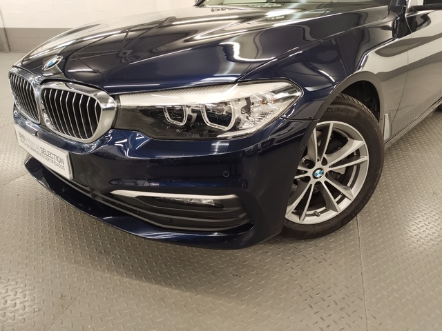 BMW Serie 5 520d Touring color Azul. Año 2020. 140KW(190CV). Diésel. En concesionario Autoberón de La Rioja