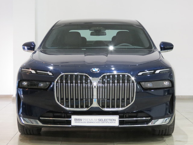 BMW Serie 7 740d color Azul. Año 2023. 220KW(299CV). Diésel. En concesionario GANDIA Automoviles Fersan, S.A. de Valencia