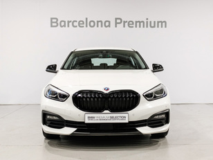 Fotos de BMW Serie 1 116d color Blanco. Año 2022. 85KW(116CV). Diésel. En concesionario Barcelona Premium -- GRAN VIA de Barcelona