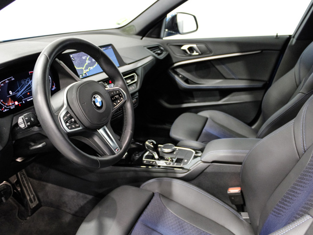 BMW Serie 2 218i Gran Coupe color Azul. Año 2023. 103KW(140CV). Gasolina. En concesionario Barcelona Premium -- GRAN VIA de Barcelona