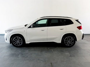 Fotos de BMW X1 sDrive18d color Blanco. Año 2023. 110KW(150CV). Diésel. En concesionario Autogal de Ourense