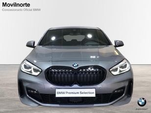 Fotos de BMW Serie 1 118d color Gris. Año 2023. 110KW(150CV). Diésel. En concesionario Movilnorte El Plantio de Madrid