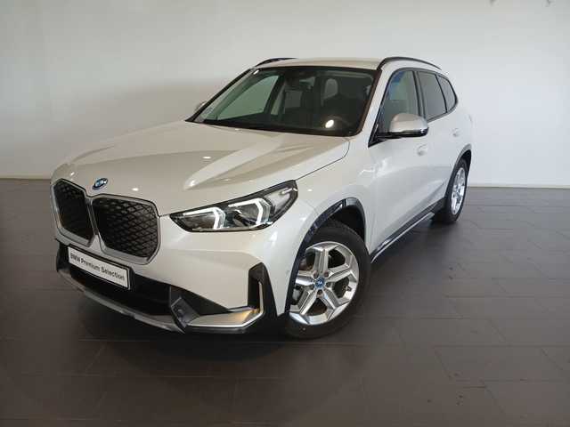 BMW iX1 eDrive20 color Blanco. Año 2024. 150KW(204CV). Eléctrico. En concesionario Adler Motor S.L. TOLEDO de Toledo