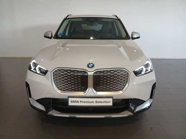 BMW iX1 eDrive20 color Blanco. Año 2024. 150KW(204CV). Eléctrico. En concesionario Adler Motor S.L. TOLEDO de Toledo