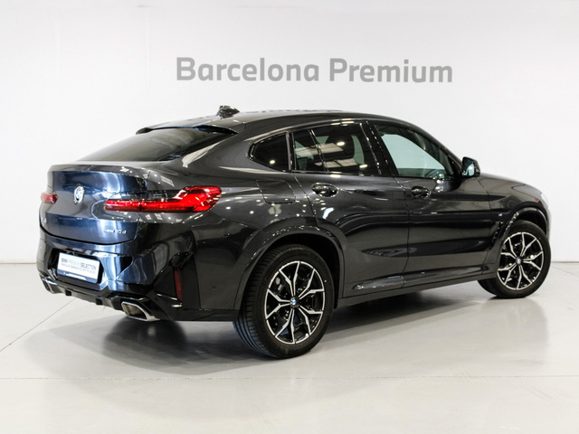 BMW X4 xDrive20d color Gris. Año 2023. 140KW(190CV). Diésel. En concesionario Barcelona Premium -- GRAN VIA de Barcelona