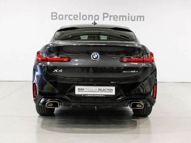 BMW X4 xDrive20d color Gris. Año 2023. 140KW(190CV). Diésel. En concesionario Barcelona Premium -- GRAN VIA de Barcelona