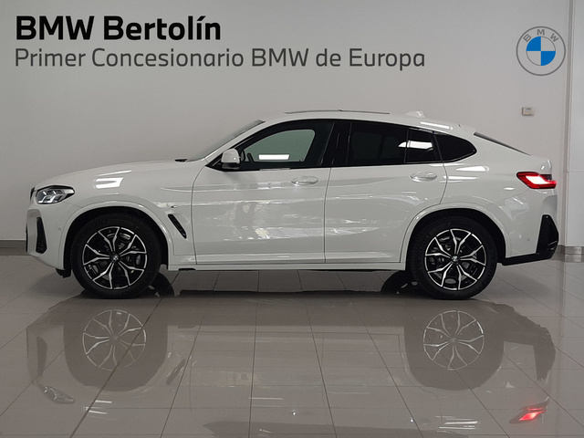 BMW X4 xDrive20d color Blanco. Año 2024. 140KW(190CV). Diésel. En concesionario Automoviles Bertolin S.L. de Valencia