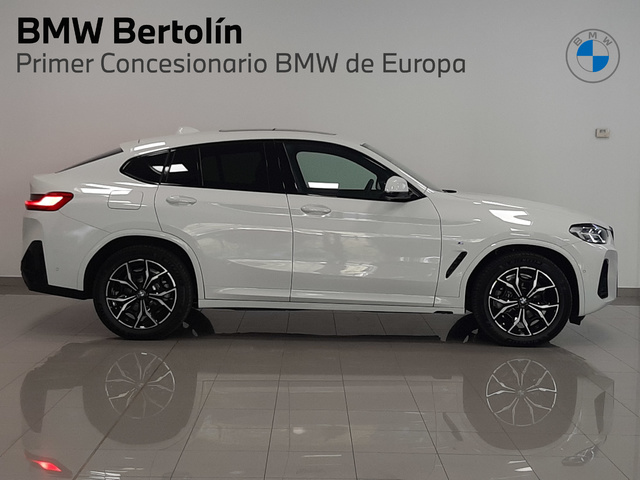 BMW X4 xDrive20d color Blanco. Año 2024. 140KW(190CV). Diésel. En concesionario Automoviles Bertolin S.L. de Valencia