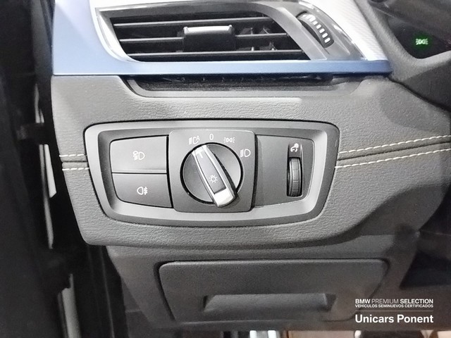 BMW X2 sDrive18d color Gris. Año 2023. 110KW(150CV). Diésel. En concesionario Unicars Ponent de Lleida