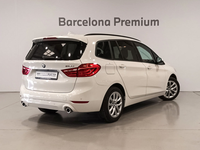 BMW Serie 2 218d Gran Tourer color Blanco. Año 2022. 110KW(150CV). Diésel. En concesionario Barcelona Premium -- GRAN VIA de Barcelona