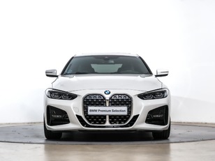 Fotos de BMW Serie 4 430i Coupe color Blanco. Año 2021. 190KW(258CV). Gasolina. En concesionario Oliva Motor Tarragona de Tarragona