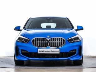 Fotos de BMW Serie 1 118d color Azul. Año 2023. 110KW(150CV). Diésel. En concesionario Oliva Motor Tarragona de Tarragona