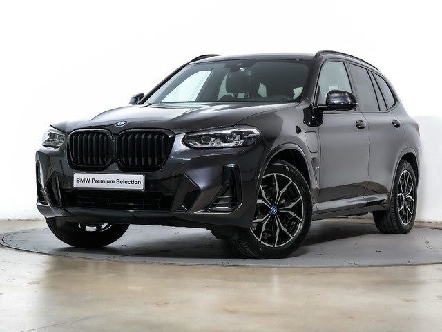 BMW X3 xDrive30e color Gris. Año 2023. 215KW(292CV). Híbrido Electro/Gasolina. En concesionario Oliva Motor Tarragona de Tarragona