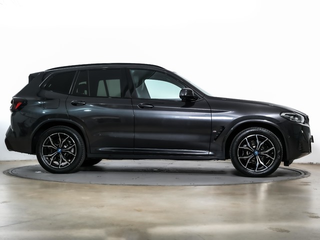 BMW X3 xDrive30e color Gris. Año 2023. 215KW(292CV). Híbrido Electro/Gasolina. En concesionario Oliva Motor Tarragona de Tarragona