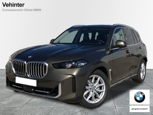 Fotos de BMW X5 xDrive40i color Marrón. Año 2024. 280KW(381CV). Gasolina. En concesionario Momentum S.A. de Madrid