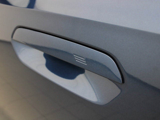 BMW iX1 eDrive20 color Azul. Año 2024. 150KW(204CV). Eléctrico. En concesionario Augusta Aragon S.A. de Zaragoza