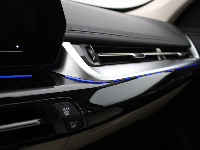 BMW iX1 eDrive20 color Azul. Año 2024. 150KW(204CV). Eléctrico. En concesionario Augusta Aragon S.A. de Zaragoza