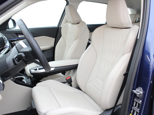 BMW iX1 eDrive20 color Azul. Año 2024. 150KW(204CV). Eléctrico. En concesionario Augusta Aragon S.A. de Zaragoza