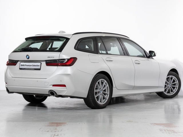 BMW Serie 3 320i Touring color Blanco. Año 2022. 135KW(184CV). Gasolina. En concesionario Oliva Motor Girona de Girona