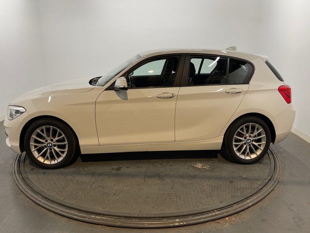 BMW Serie 1 118i color Blanco. Año 2019. 100KW(136CV). Gasolina. En concesionario Proa Premium Palma de Baleares