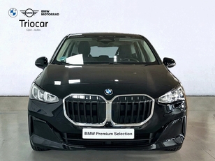 Fotos de BMW Serie 2 218d Active Tourer color Negro. Año 2022. 110KW(150CV). Diésel. En concesionario Triocar Gijón (Bmw y Mini) de Asturias