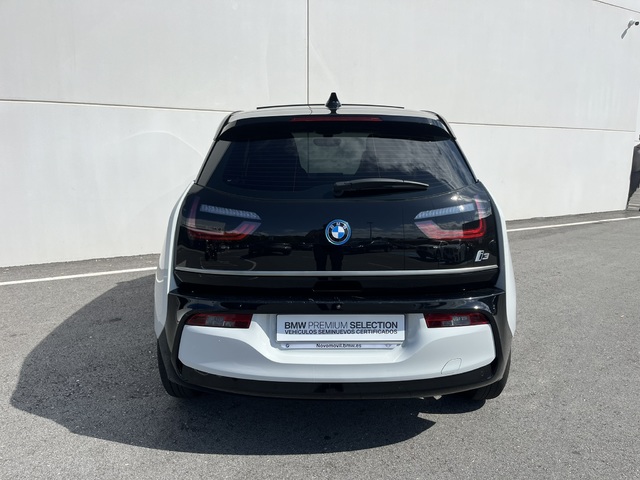 BMW i3 120Ah color Blanco. Año 2021. 125KW(170CV). Eléctrico. En concesionario Novomóvil Oleiros de Coruña