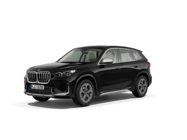 BMW X1 xDrive25e color Negro. Año 2023. 180KW(245CV). Híbrido Electro/Gasolina. En concesionario Movilnorte El Plantio de Madrid