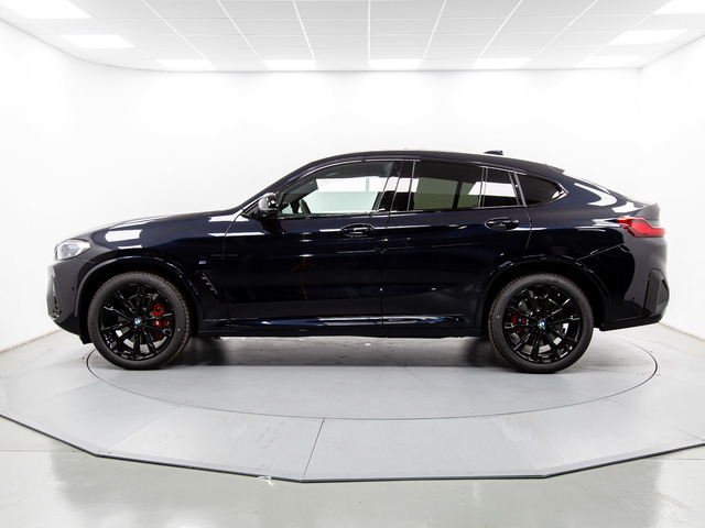 BMW X4 M40d color Negro. Año 2024. 250KW(340CV). Diésel. En concesionario Móvil Begar Alicante de Alicante