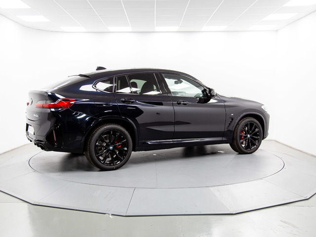 BMW X4 M40d color Negro. Año 2024. 250KW(340CV). Diésel. En concesionario Móvil Begar Alicante de Alicante