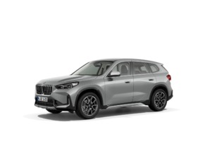 Fotos de BMW X1 xDrive20d color Gris Plata. Año 2024. 120KW(163CV). Diésel. En concesionario Momentum S.A. de Madrid