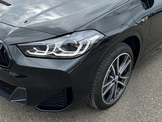 BMW X2 xDrive25e color Negro. Año 2024. 162KW(220CV). Híbrido Electro/Gasolina. En concesionario Triocar Avilés (Bmw y Mini) de Asturias