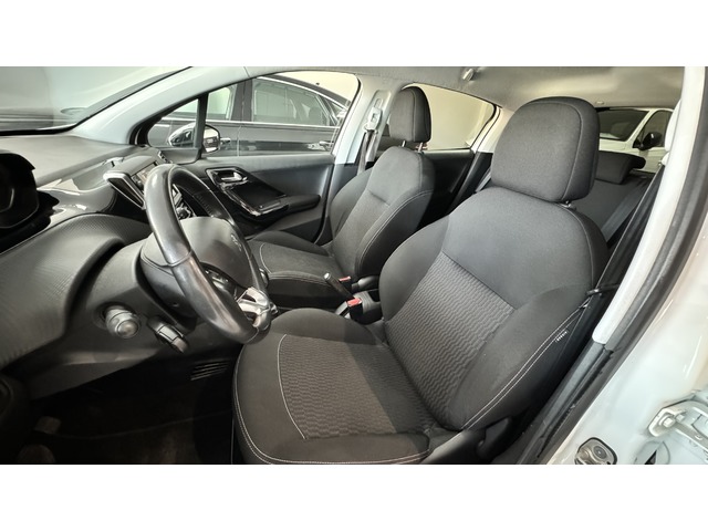 Peugeot 208 PureTech Style 60 kW (82 CV)