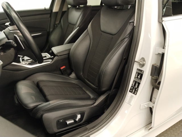 BMW Serie 3 320d color Blanco. Año 2021. 140KW(190CV). Diésel. En concesionario Autoberón de La Rioja