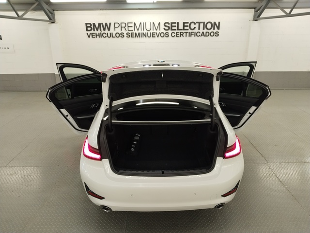 BMW Serie 3 320d color Blanco. Año 2021. 140KW(190CV). Diésel. En concesionario Autoberón de La Rioja