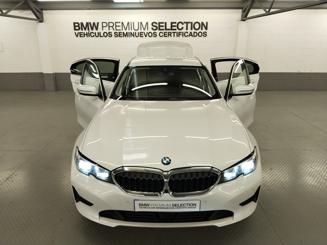 BMW Serie 3 320d color Blanco. Año 2021. 140KW(190CV). Diésel. En concesionario Autoberón de La Rioja