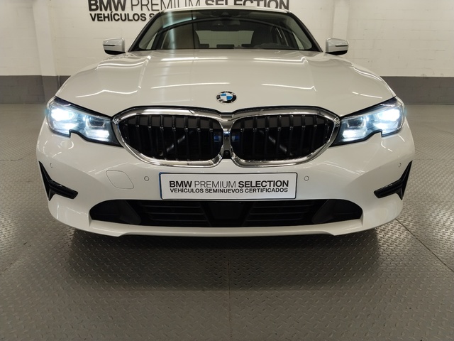 BMW Serie 3 320d color Blanco. Año 2021. 140KW(190CV). Diésel. En concesionario Autoberón de La Rioja