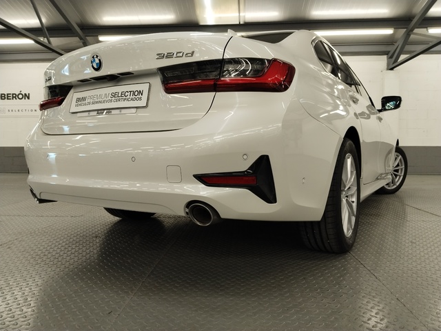 BMW Serie 3 320d color Blanco. Año 2021. 140KW(190CV). Diésel. En concesionario Autoberón de La Rioja