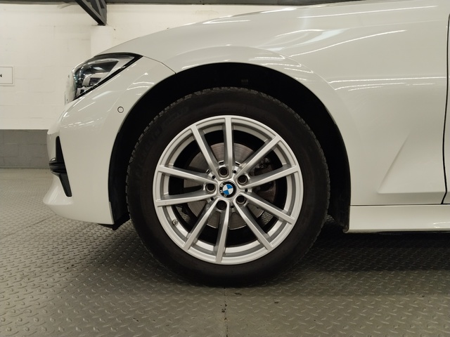 BMW Serie 3 320d color Blanco. Año 2021. 140KW(190CV). Diésel. En concesionario Autoberón de La Rioja