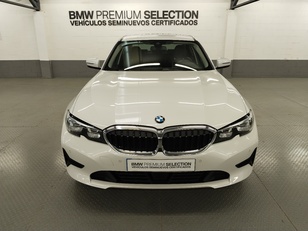Fotos de BMW Serie 3 320d color Blanco. Año 2021. 140KW(190CV). Diésel. En concesionario Autoberón de La Rioja