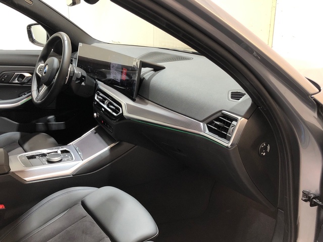 BMW Serie 3 318d Touring color Gris. Año 2024. 110KW(150CV). Diésel. En concesionario Movilnorte El Plantio de Madrid