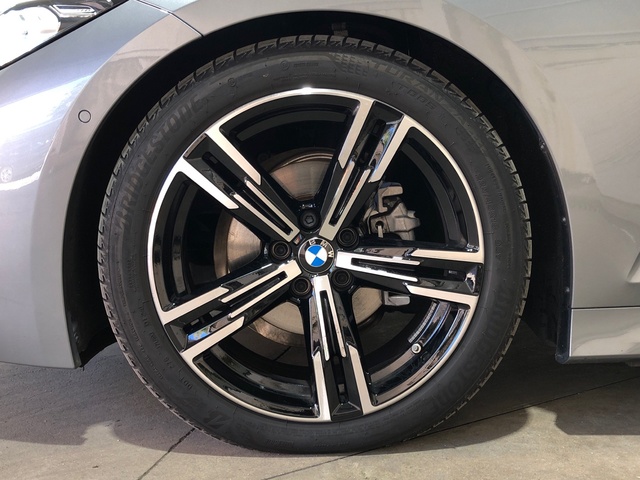 BMW Serie 3 318d Touring color Gris. Año 2024. 110KW(150CV). Diésel. En concesionario Movilnorte El Plantio de Madrid