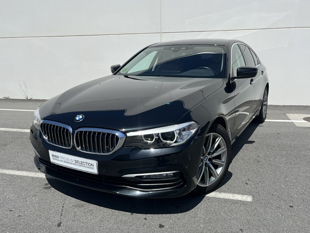 BMW Serie 5 520i color Negro. Año 2018. 135KW(184CV). Gasolina. En concesionario Novomóvil Oleiros de Coruña