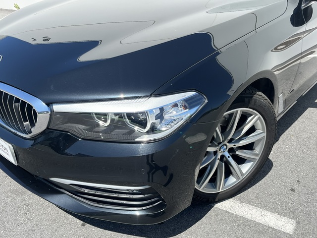 BMW Serie 5 520i color Negro. Año 2018. 135KW(184CV). Gasolina. En concesionario Novomóvil Oleiros de Coruña