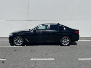 Fotos de BMW Serie 5 520i color Negro. Año 2018. 135KW(184CV). Gasolina. En concesionario Novomóvil Oleiros de Coruña